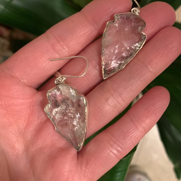 925s Angel Aura Quartz Arrowhead Earrings & Snake Ring - Picture 14 of 17